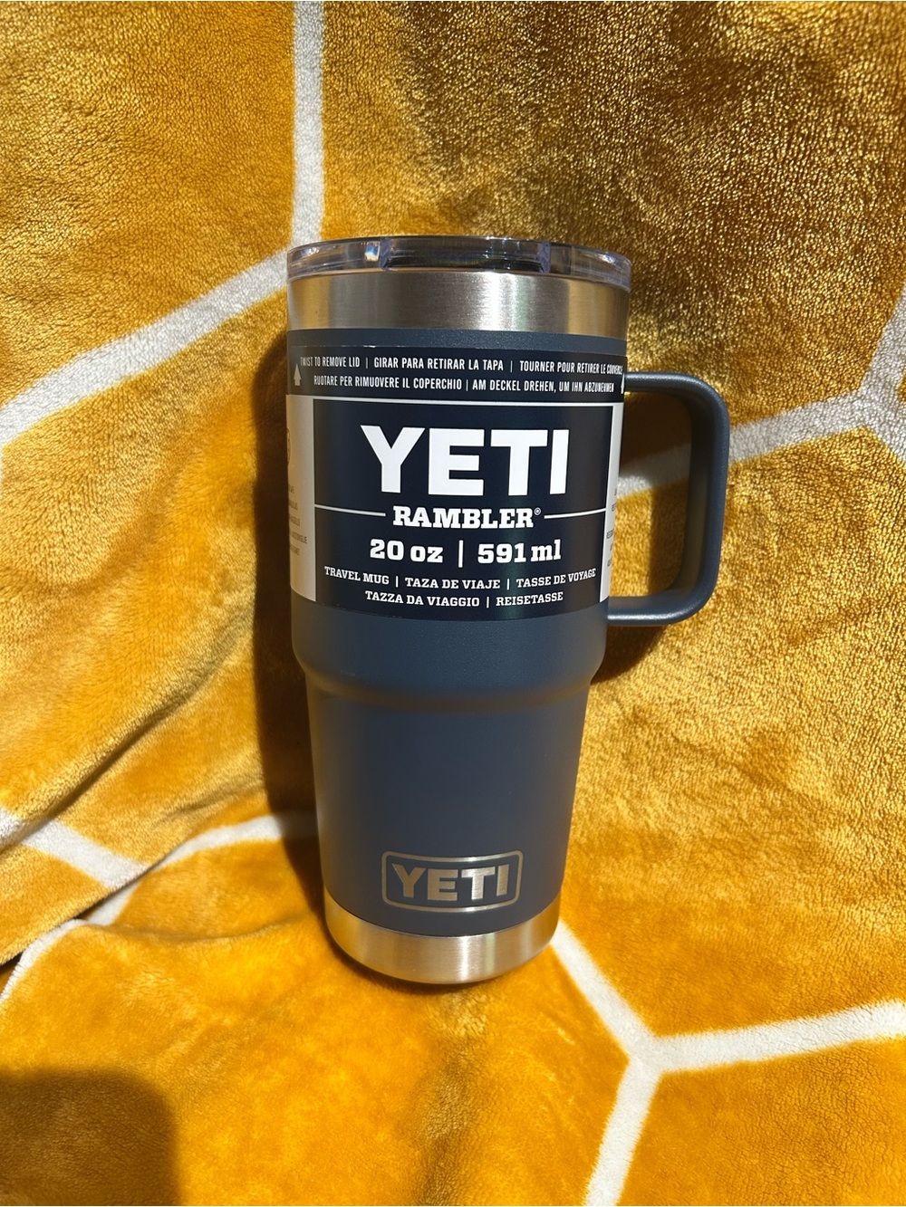 Yeti Rambler 20 oz Travel Mug - Blue with Silver Accents